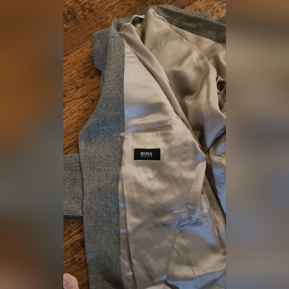 Hugo Boss Wool Cashmere Houndstooth Blazer - Picture 2 of 8